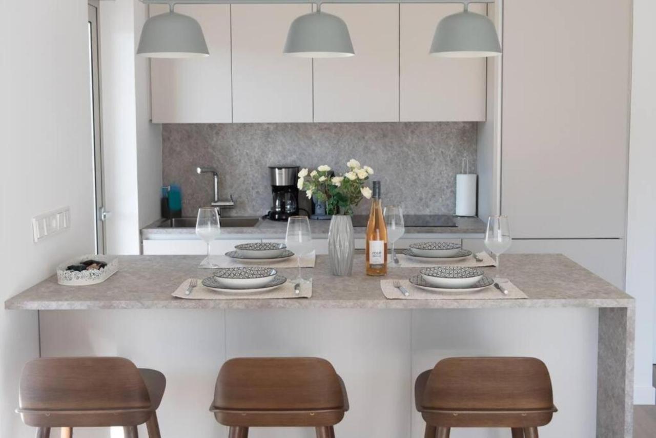 Apartment Bright In The New Building Athens